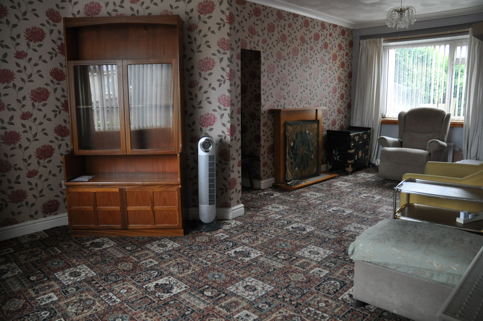4 bedroom semi-detached house For Sale in Holyhead - Property photograph.