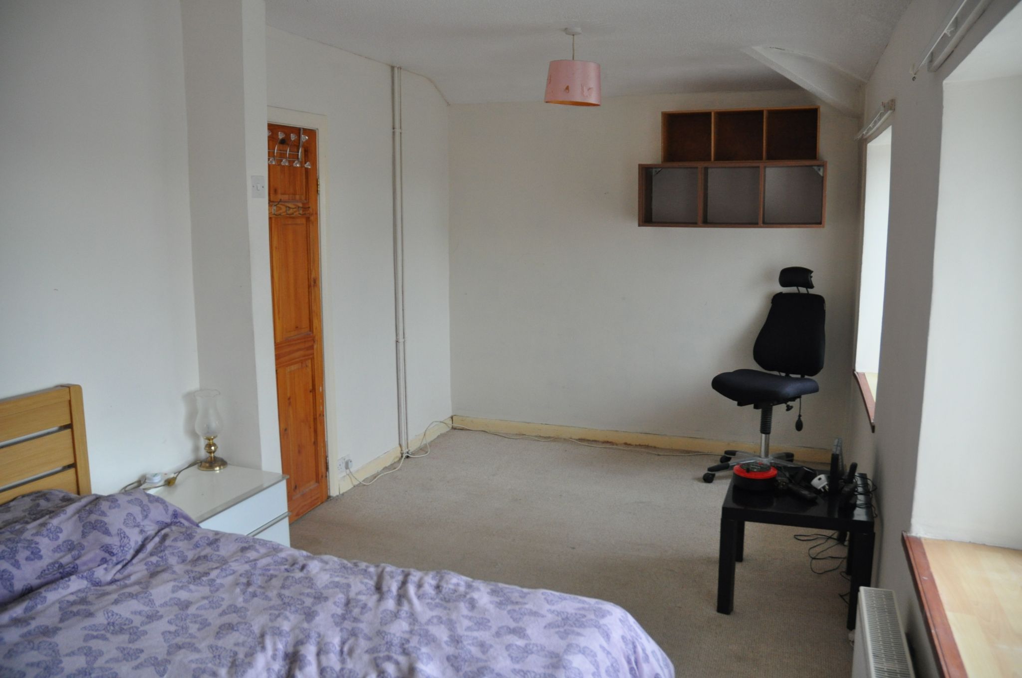4 bedroom semi-detached house For Sale in Holyhead - Photograph 9.