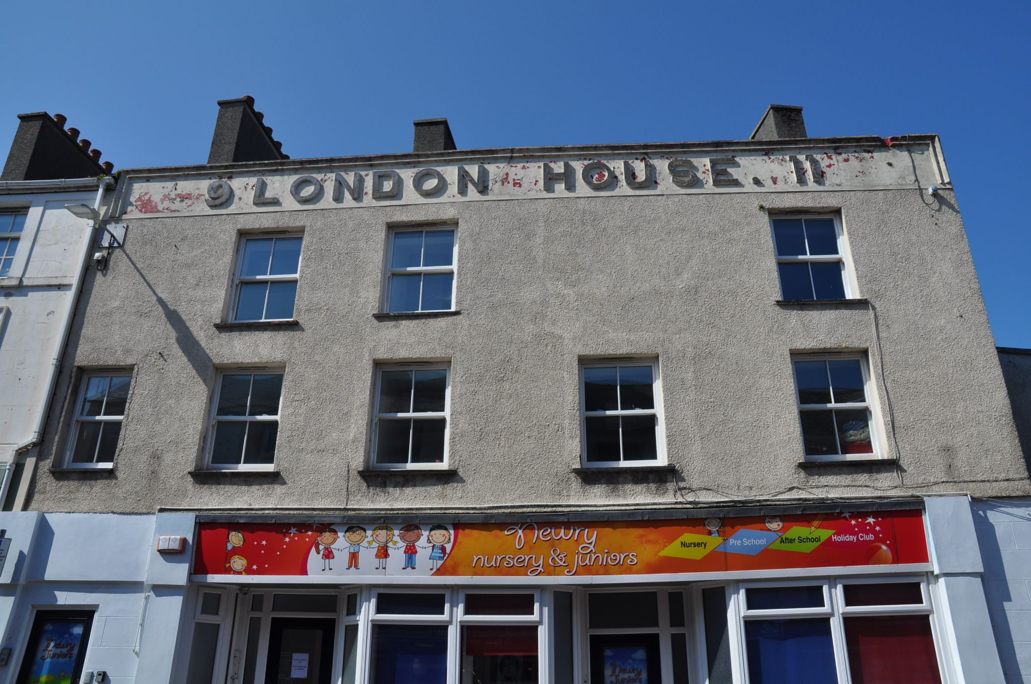 2 bedroom apartment flat/apartment Let in Holyhead - Photograph 1.
