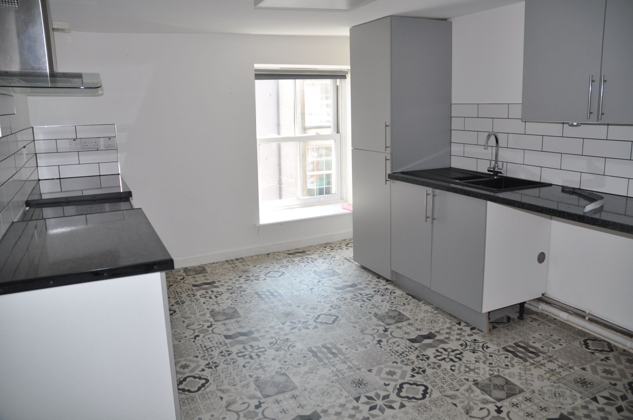 2 bedroom apartment flat/apartment Let in Holyhead - Photograph 6.