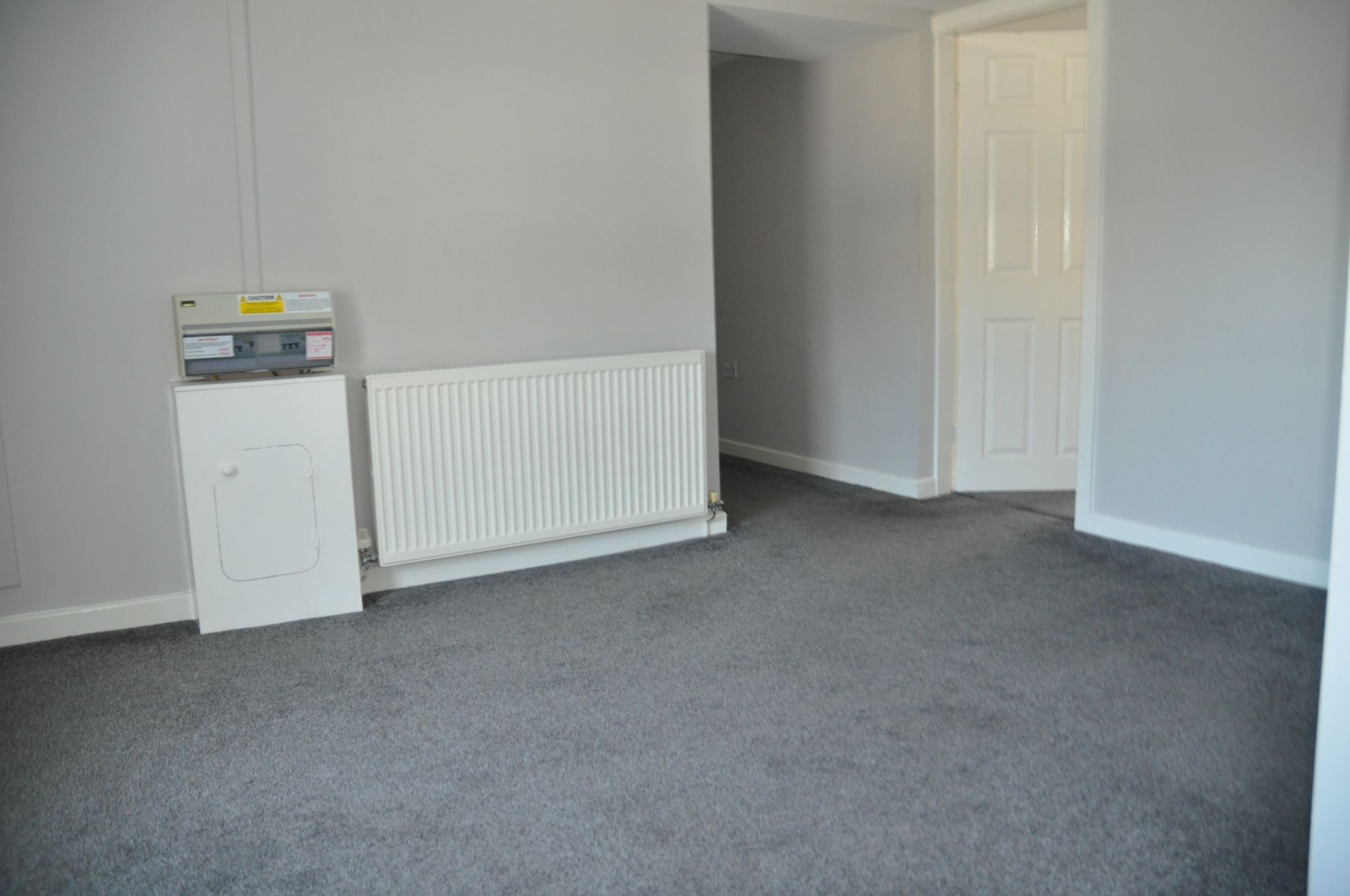 2 bedroom apartment flat/apartment Let in Holyhead - Photograph 9.