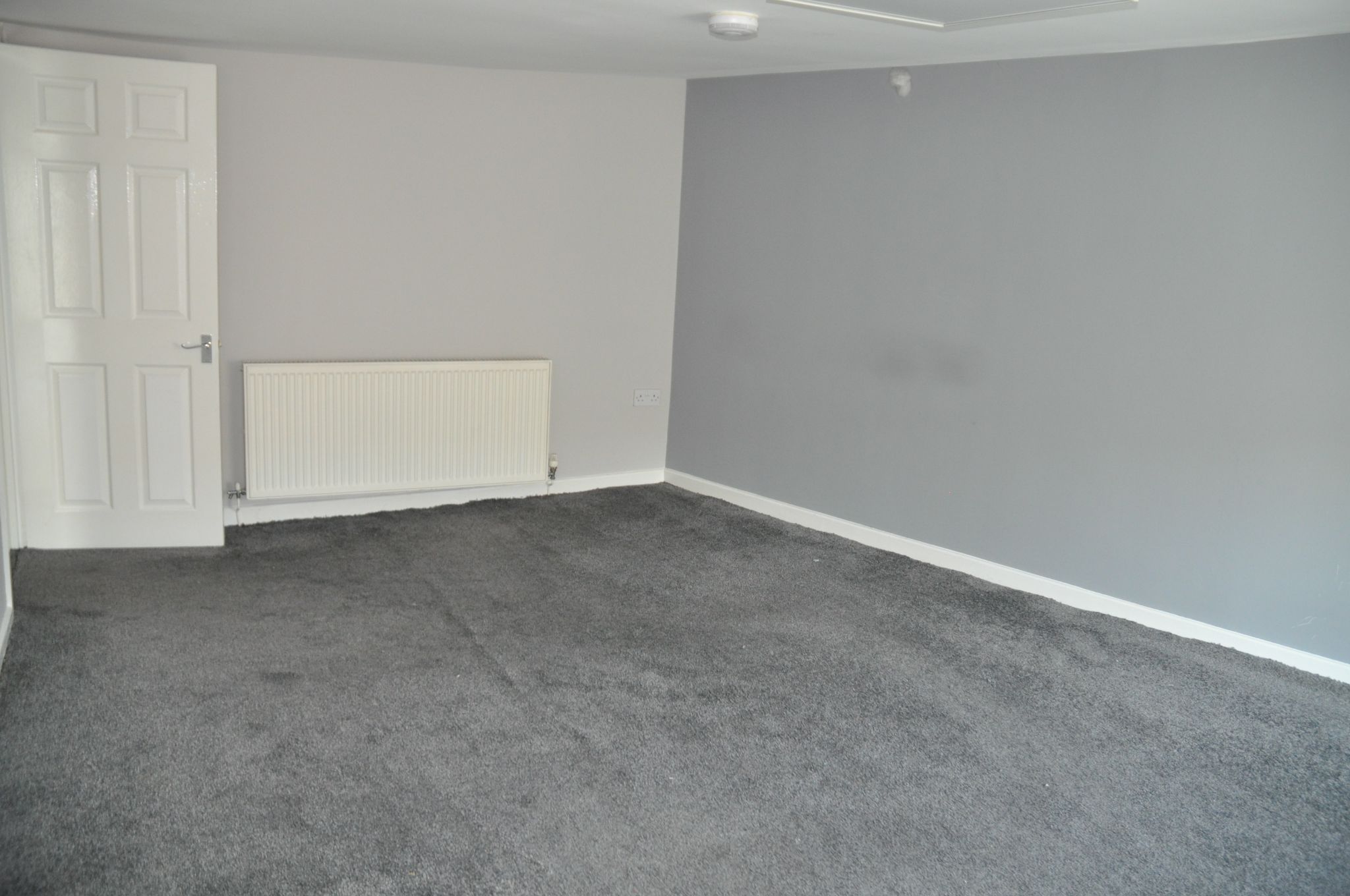 2 bedroom apartment flat/apartment Let in Holyhead - Photograph 3.