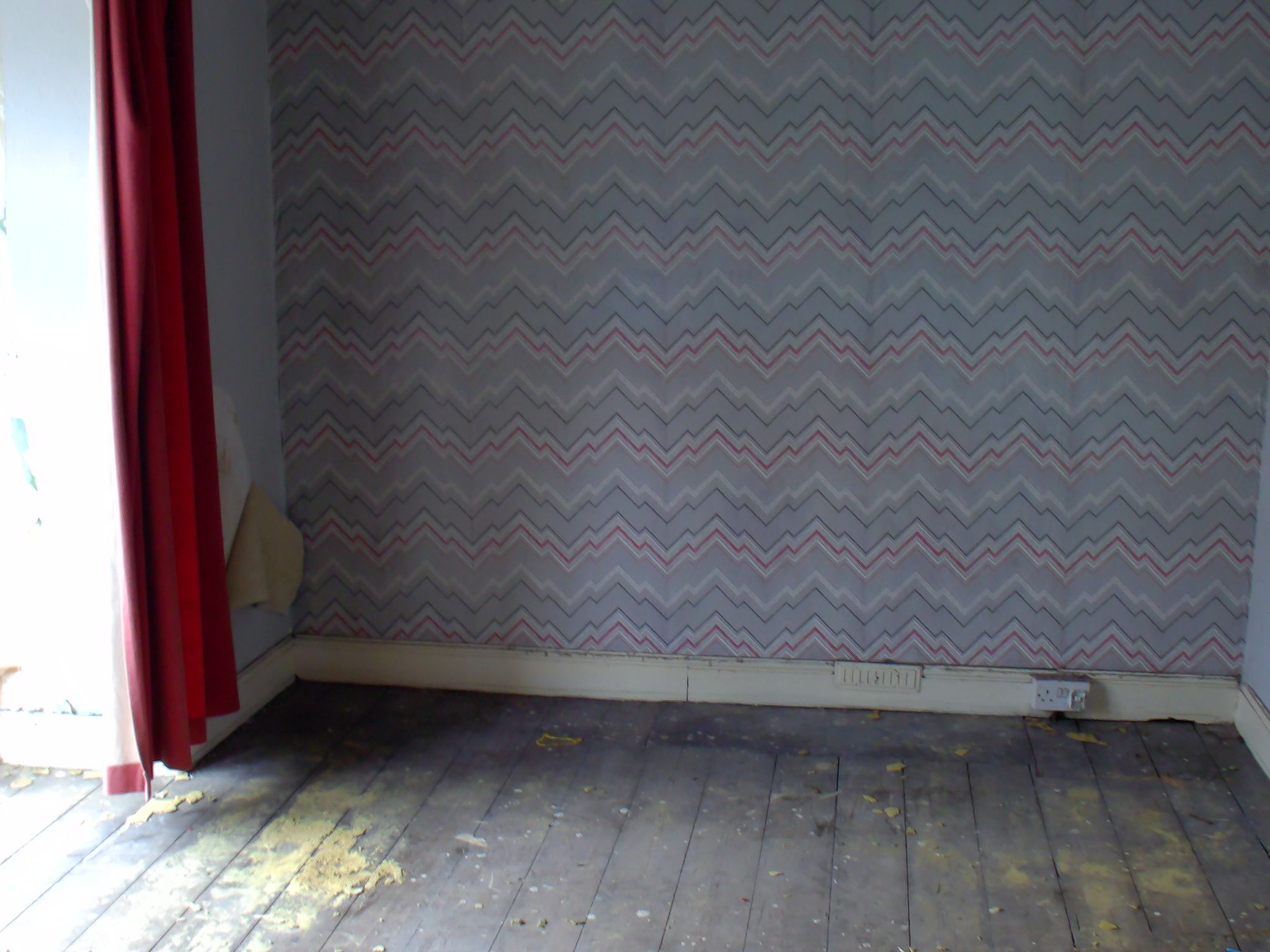 3 bedroom mid terraced house Sale Agreed in Holyhead - Photograph 8.
