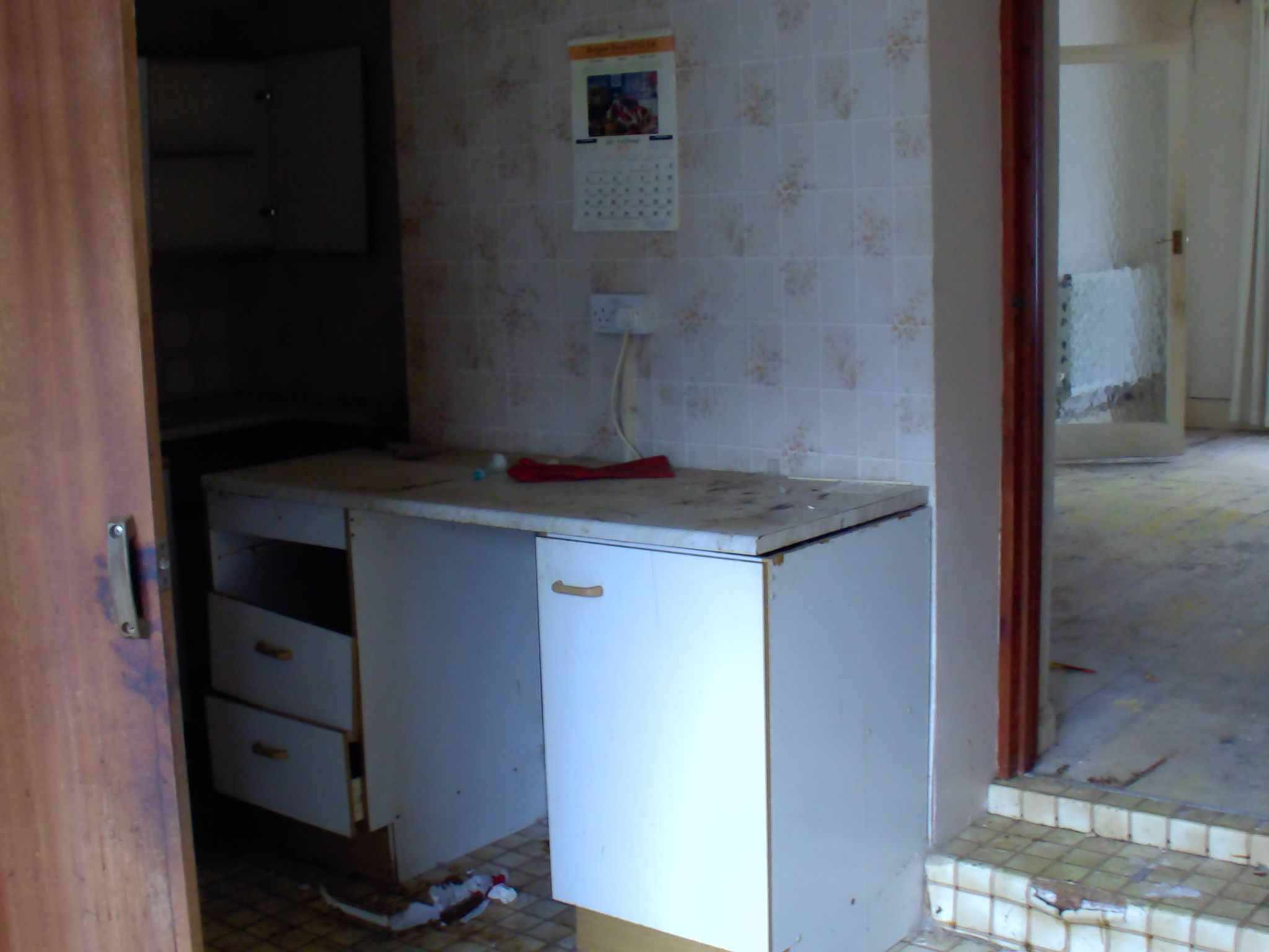 3 bedroom mid terraced house Sale Agreed in Holyhead - Photograph 4.