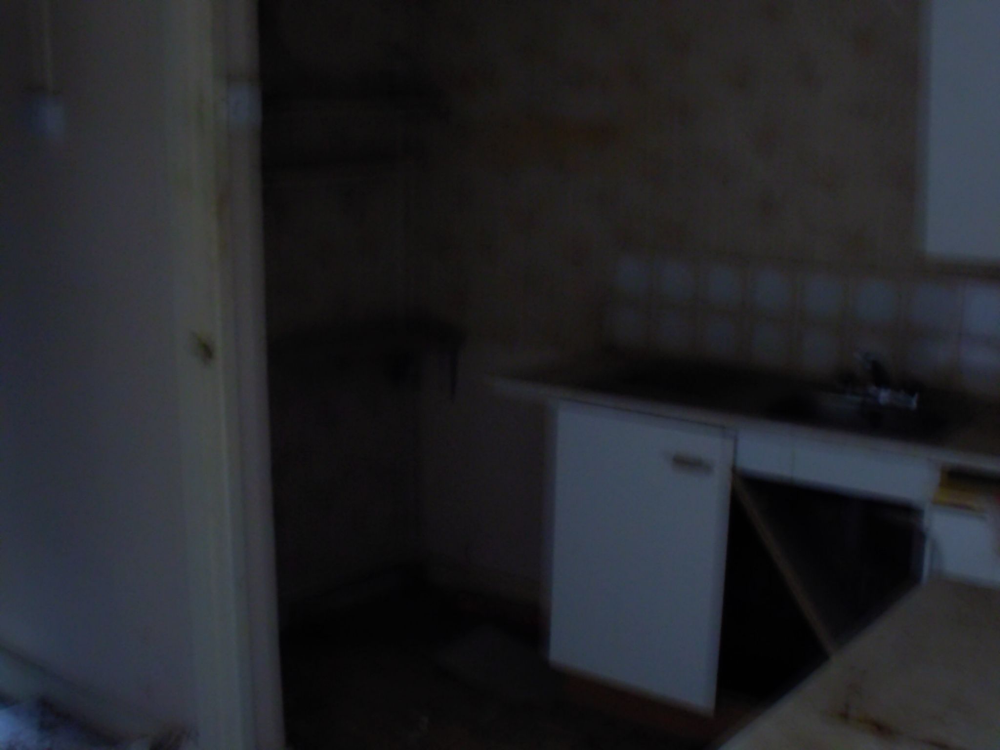 3 bedroom mid terraced house Sale Agreed in Holyhead - Photograph 5.