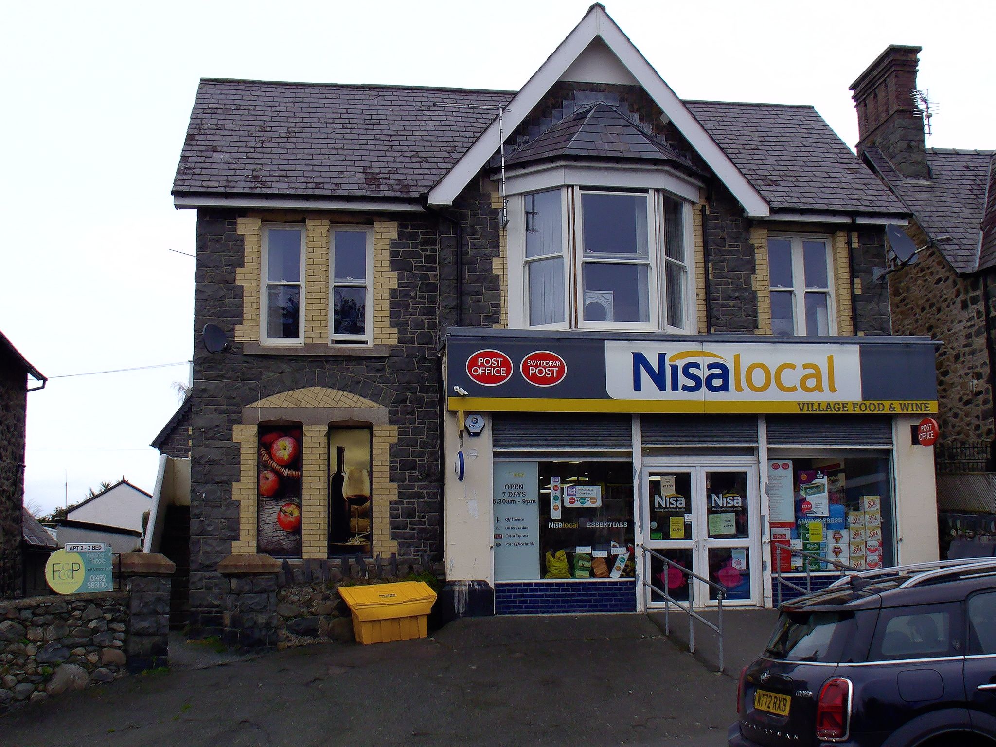 2 bedroom flat flat/apartment For Sale in Llanfairfechan - Property photograph.