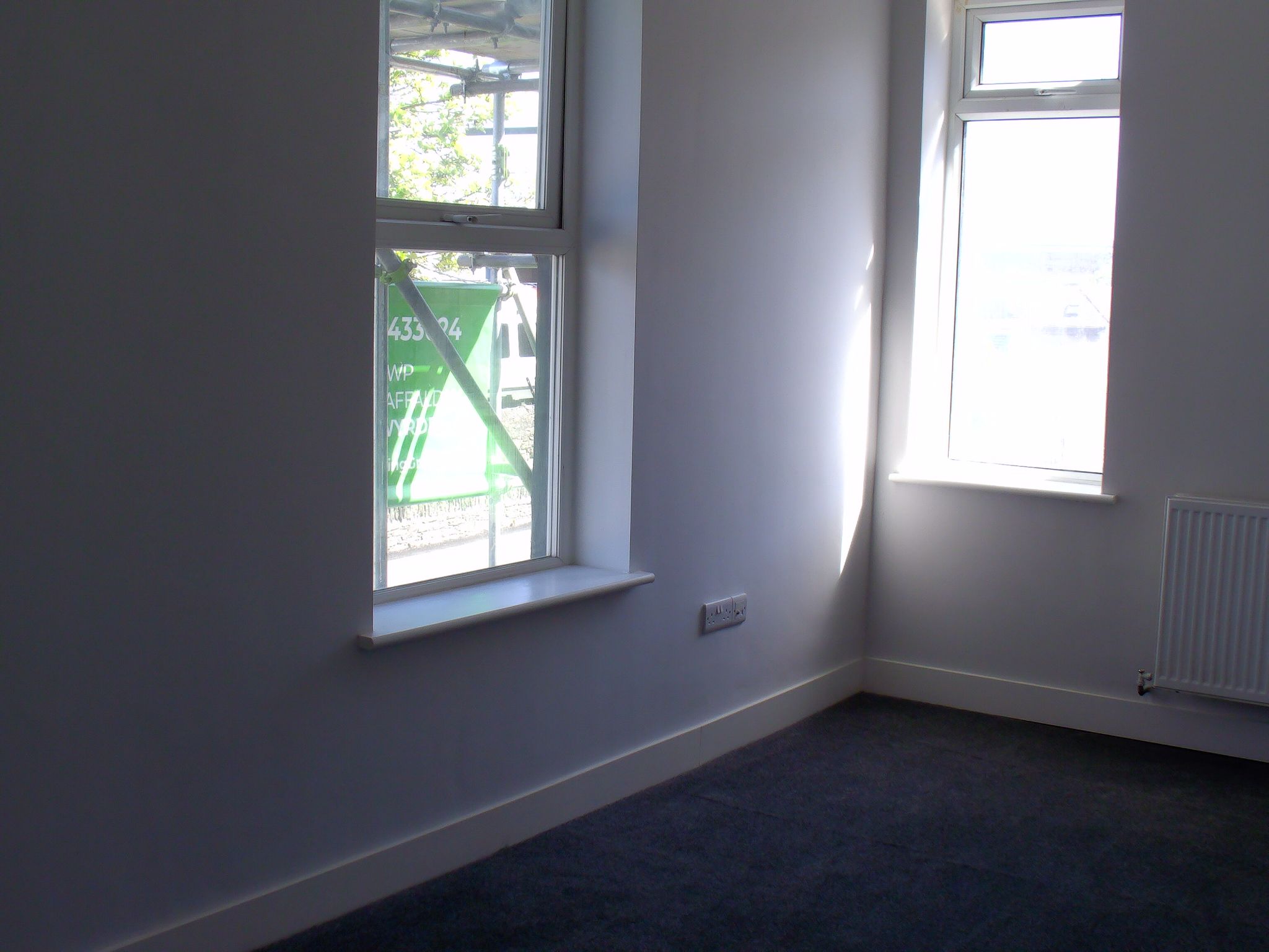 2 bedroom flat flat/apartment To Let in Holyhead - Photograph 5.