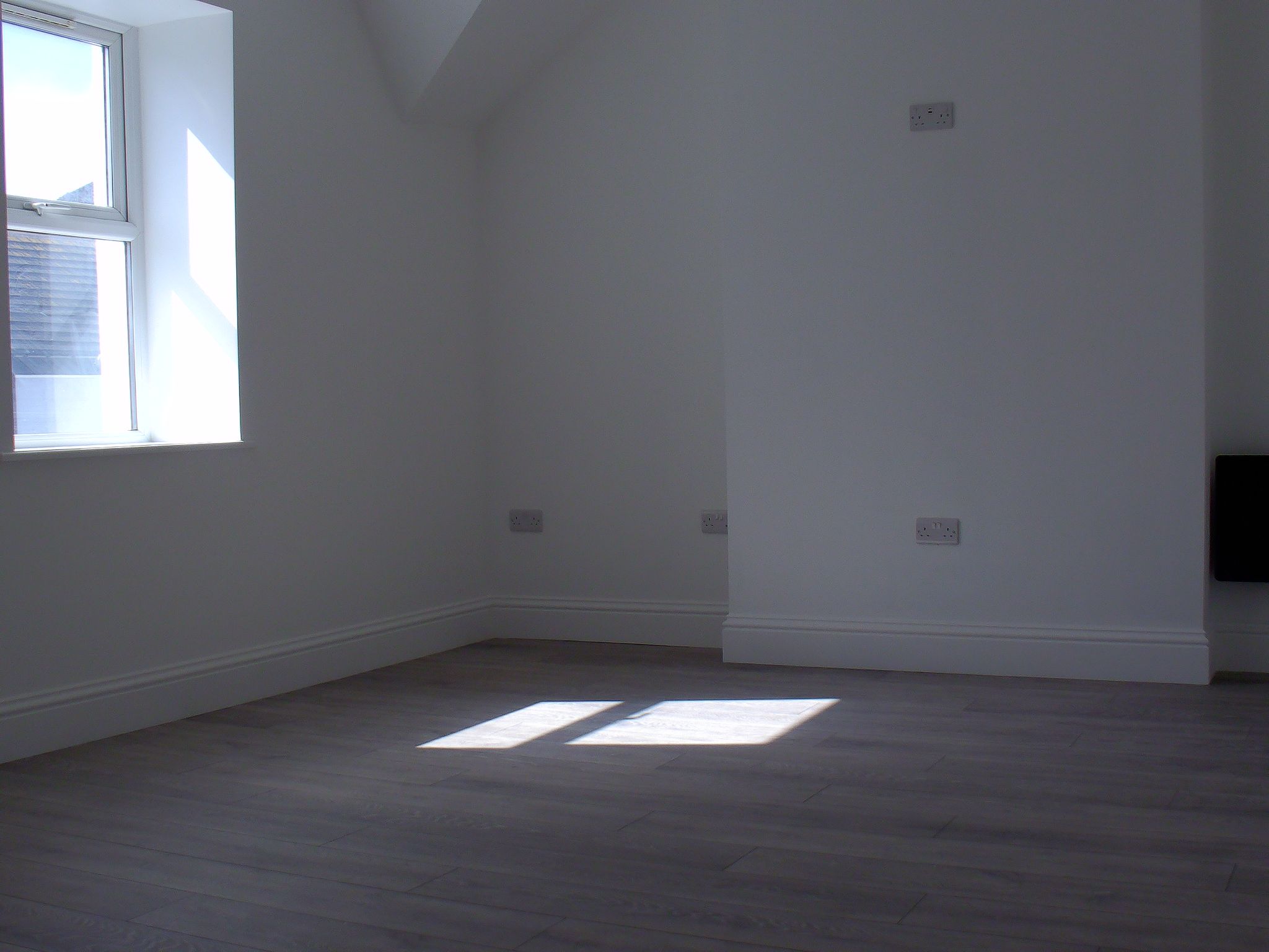 1 bedroom detached bungalow To Let in Llandudno - Property photograph.