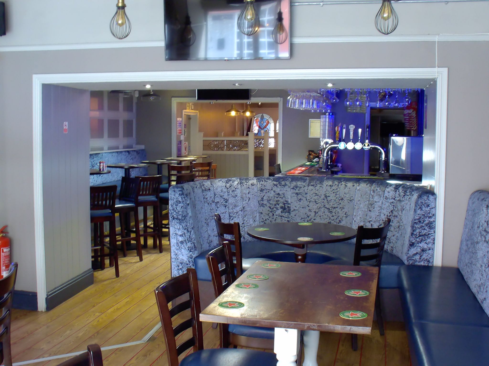 Public House To Let in Holyhead - Photograph 3.