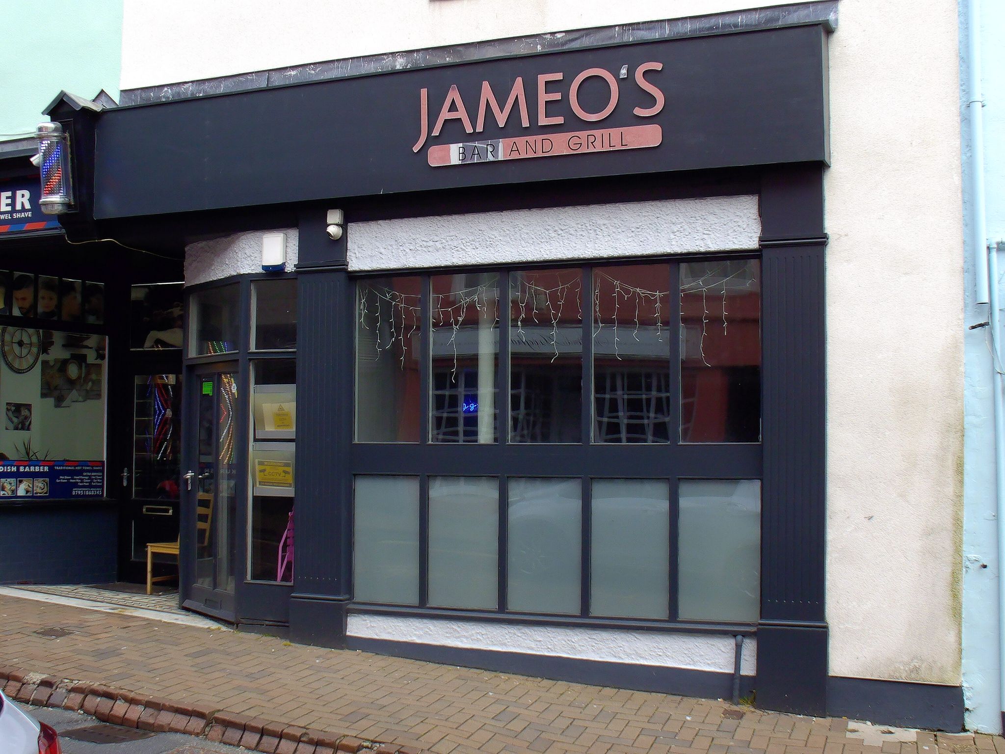 Public House To Let in Holyhead - Property photograph.