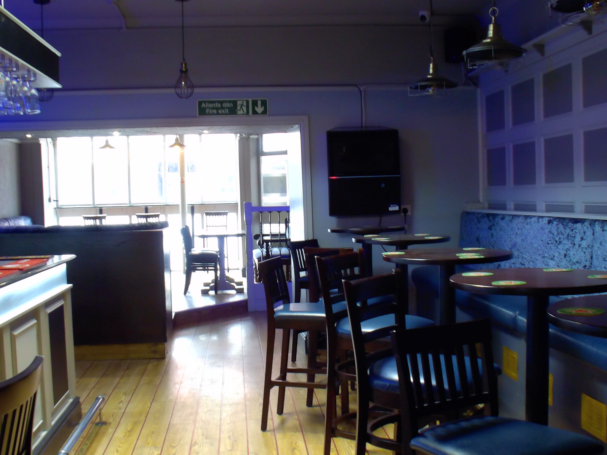 Public House To Let in Holyhead - Photograph 5.