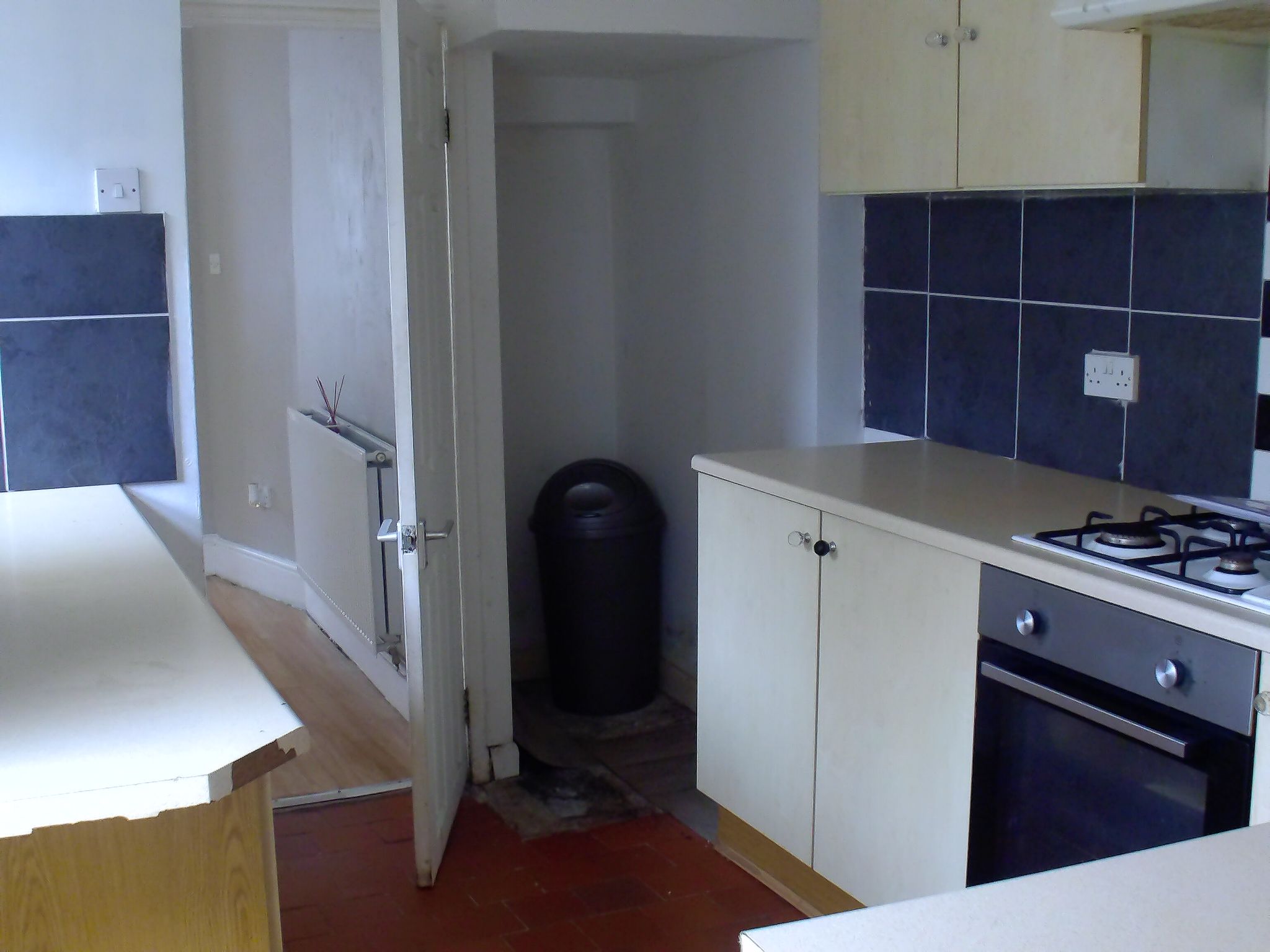 3 bedroom mid terraced house For Sale in Holyhead - Photograph 5.