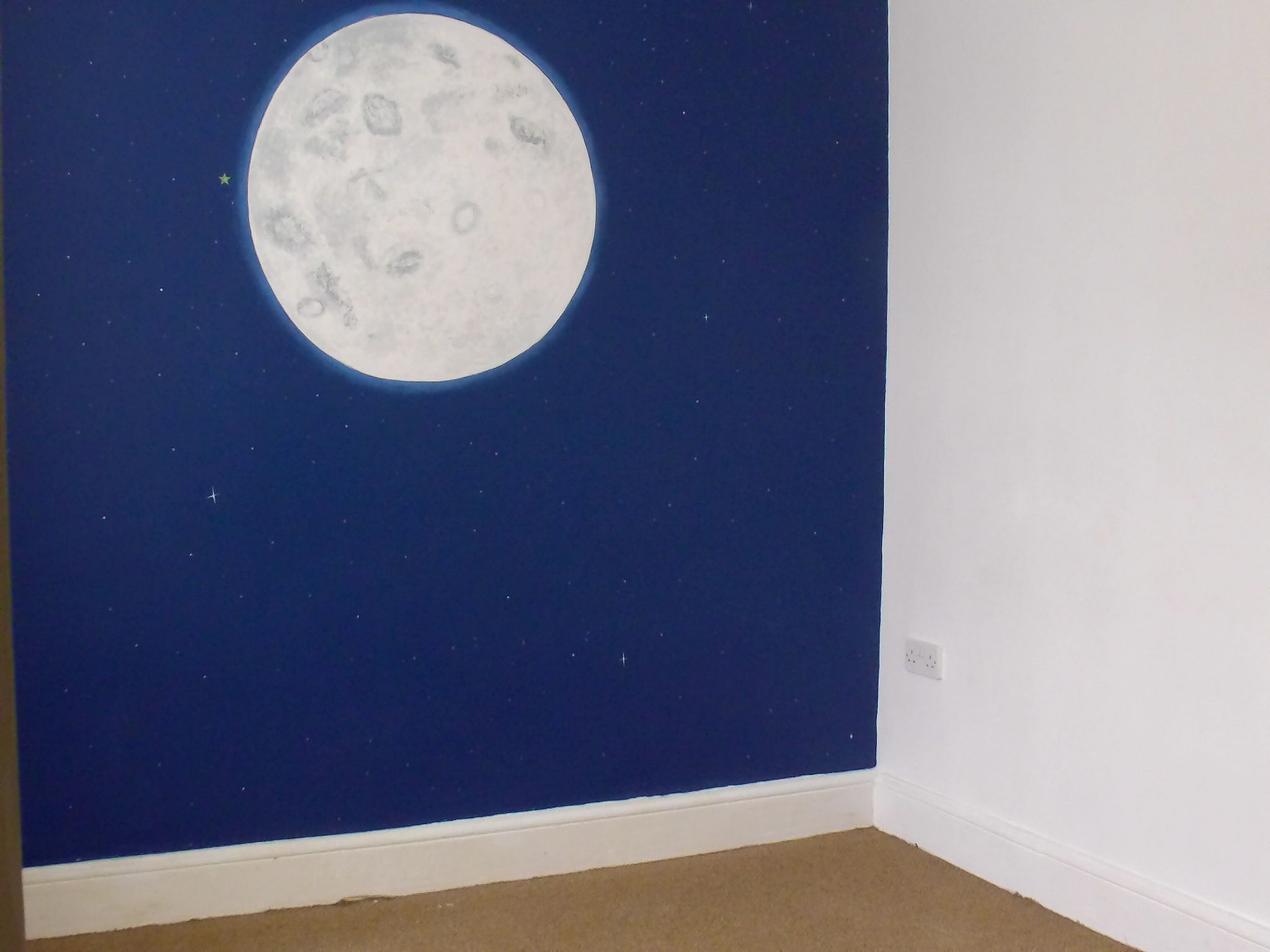 3 bedroom mid terraced house For Sale in Holyhead - Photograph 8.