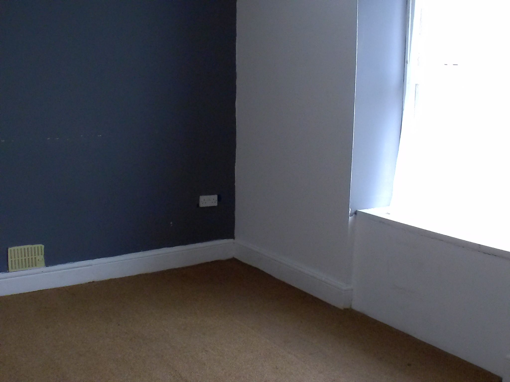 3 bedroom mid terraced house For Sale in Holyhead - Photograph 9.