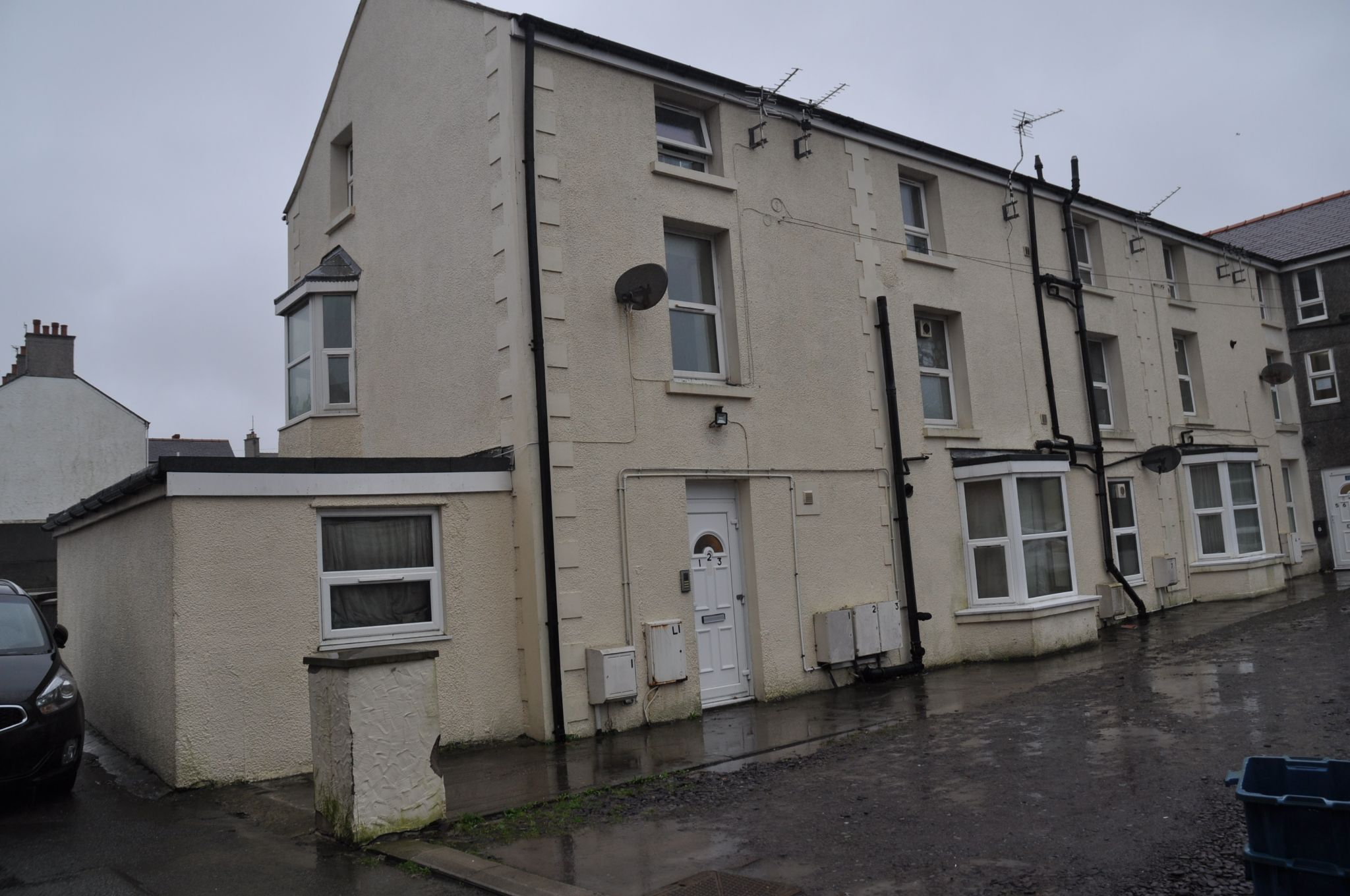 1 bedroom flat flat/apartment To Let in Holyhead - Property photograph.