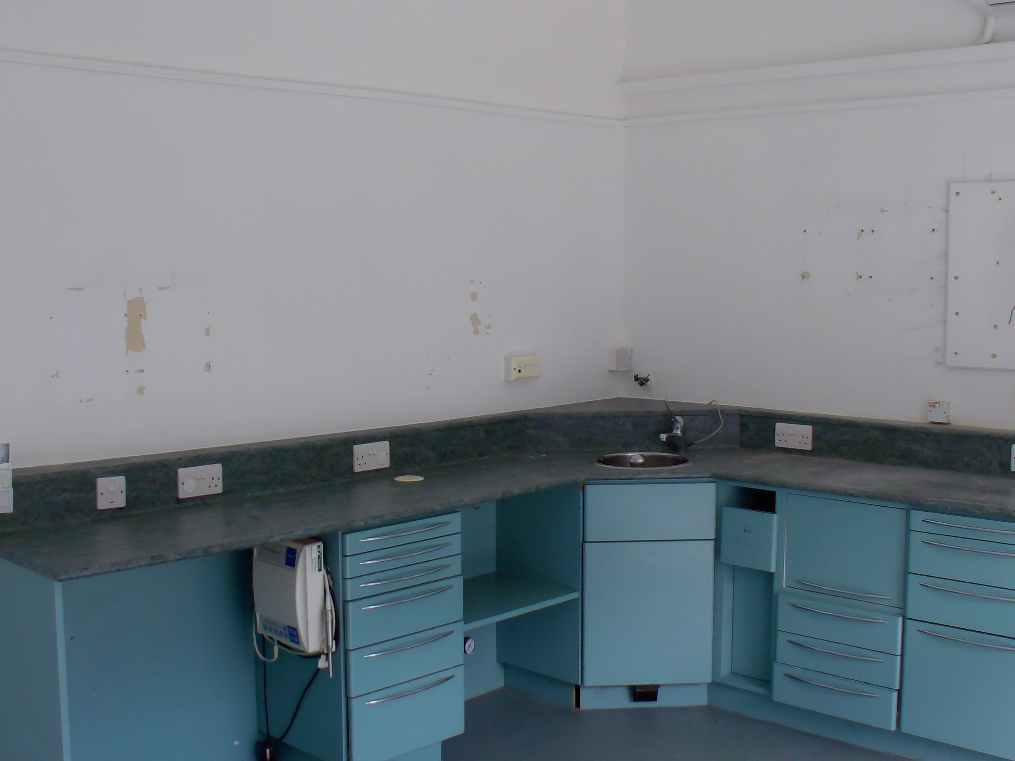 Commercial Property For Sale in Llangefni - Photograph 13.