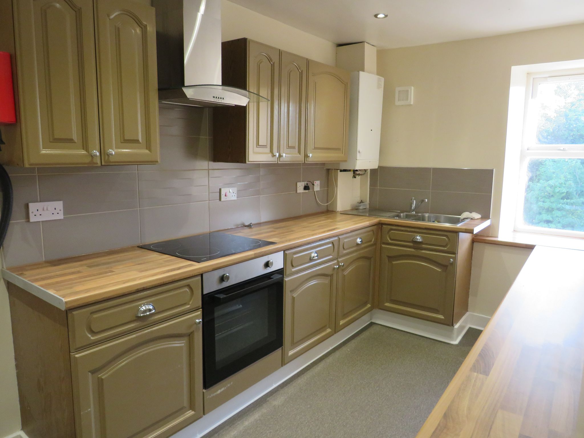 3 bedroom apartment flat/apartment To Let in Bangor - Property photograph.