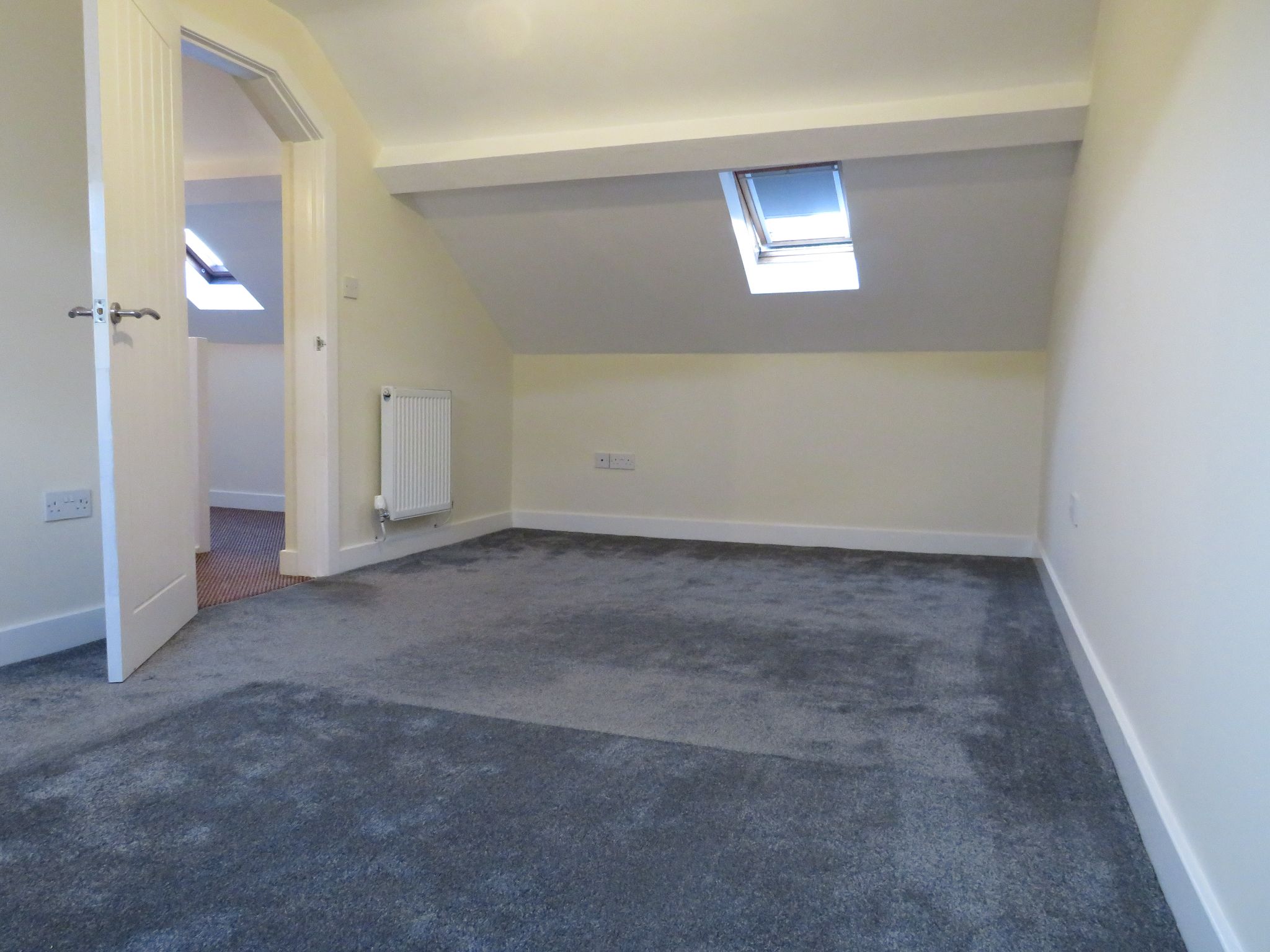 3 bedroom apartment flat/apartment To Let in Bangor - Photograph 6.