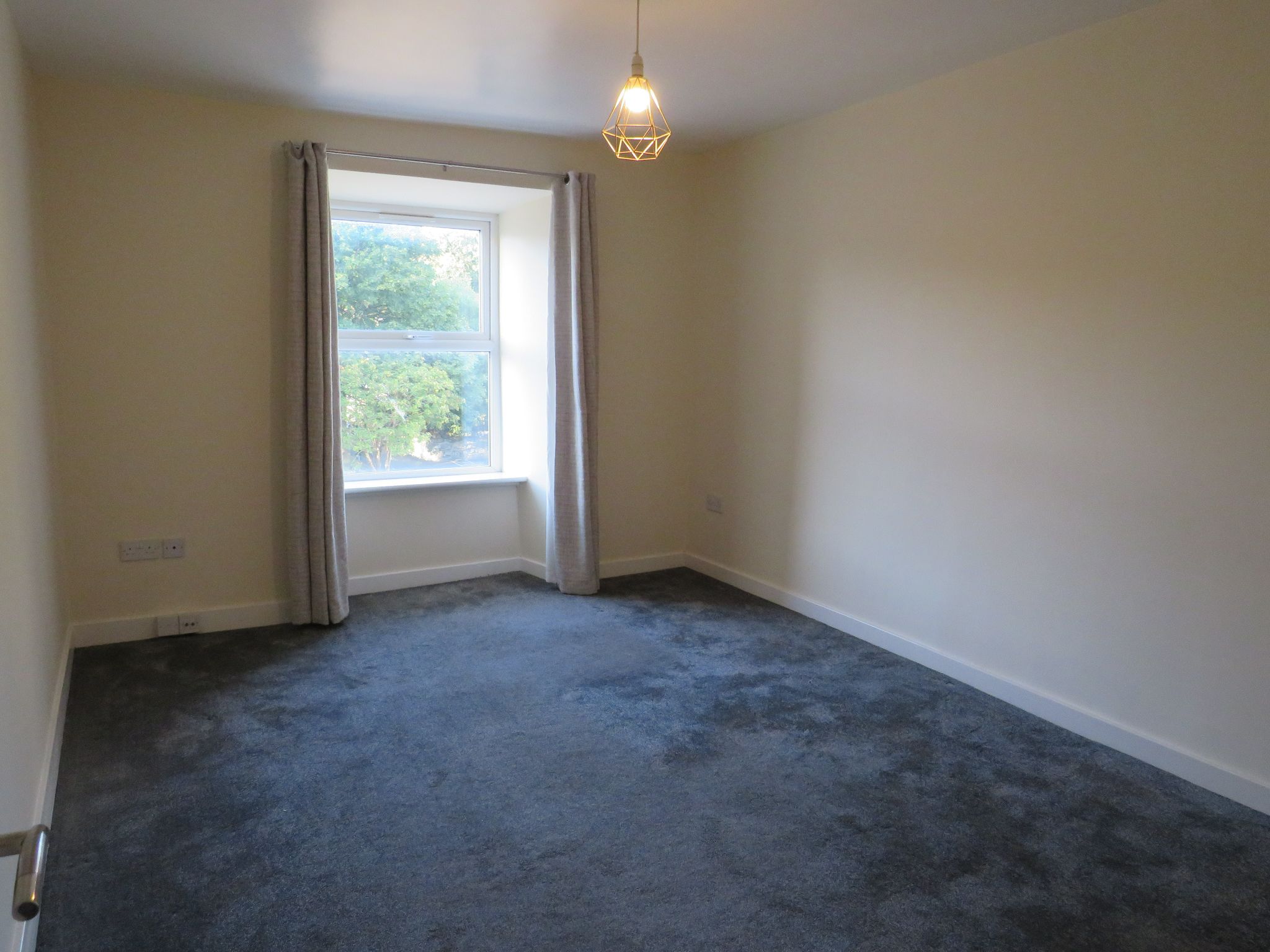 3 bedroom apartment flat/apartment To Let in Bangor - Property photograph.